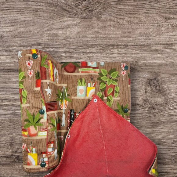 Eco-Friendly Reusable Paper Towels in Books Print - Picture 1 of 3